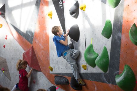 Neues vom DAV Kletterkader – Wettkampfbericht vom Heim-Bouldercup in Leipzig